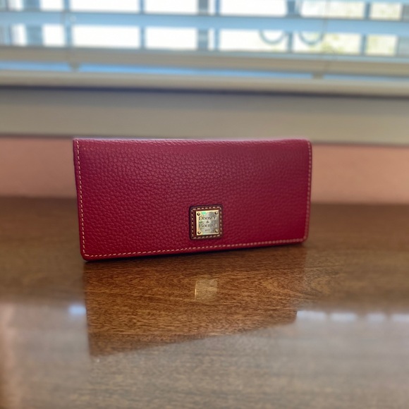 Dooney and Bourke wallet